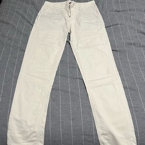 Vineyard Vines Khaki Slim Men’s Pants. Size 30, 32.